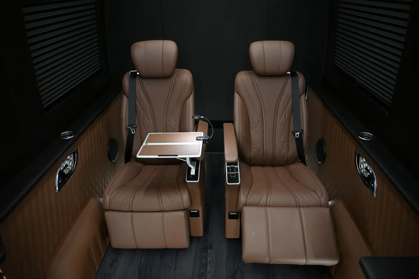 Taxi Jelcz-Laskowice Mercedes Sprinter transport grup